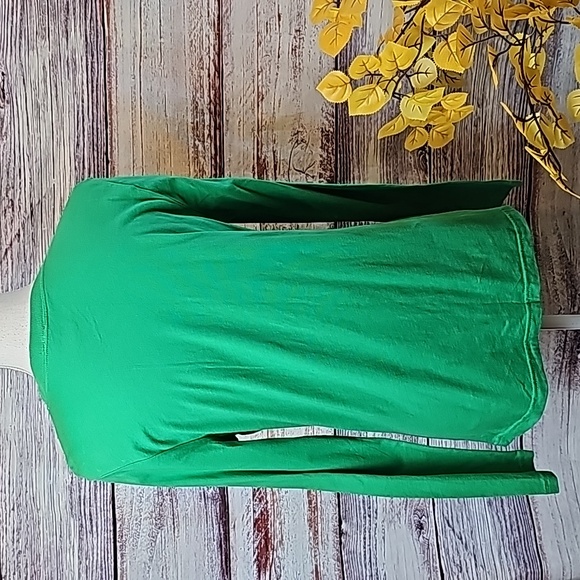 TARGET GREEN LONG SLEEVE CREW NECK PULLOVER CHRISTMAS TEE - Picture 6 of 11